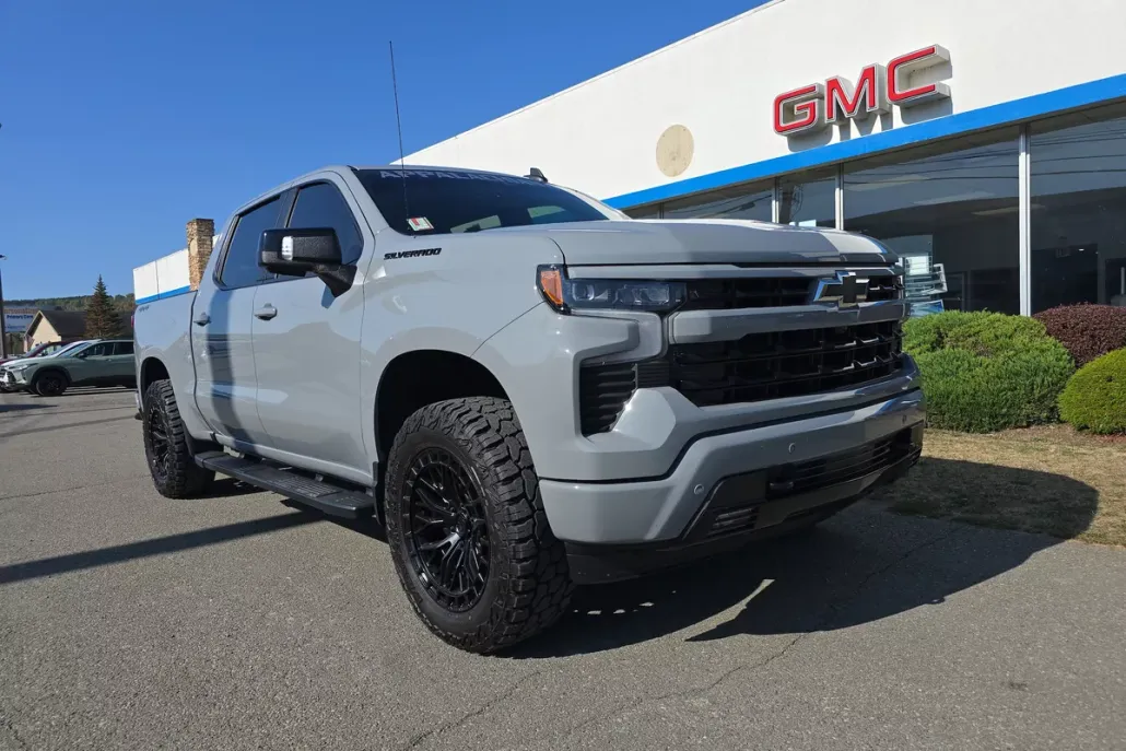 2024 Chevrolet Silverado 1500 RST photo 1