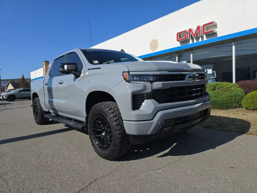 2024 Chevrolet Silverado 1500 RST photo 1