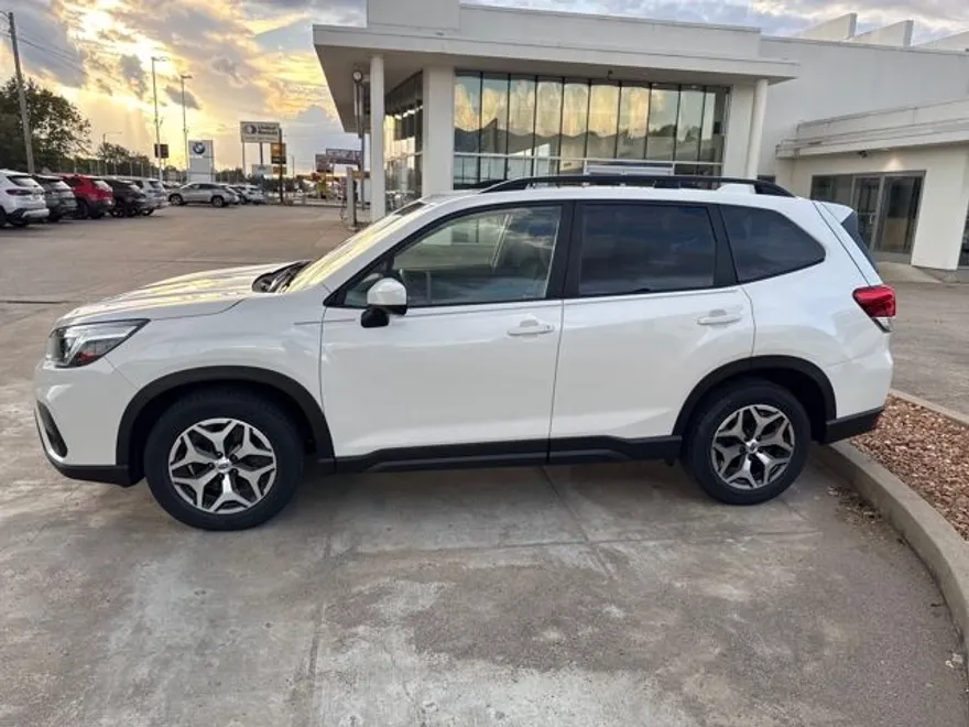 2020 Subaru Forester Premium photo 1