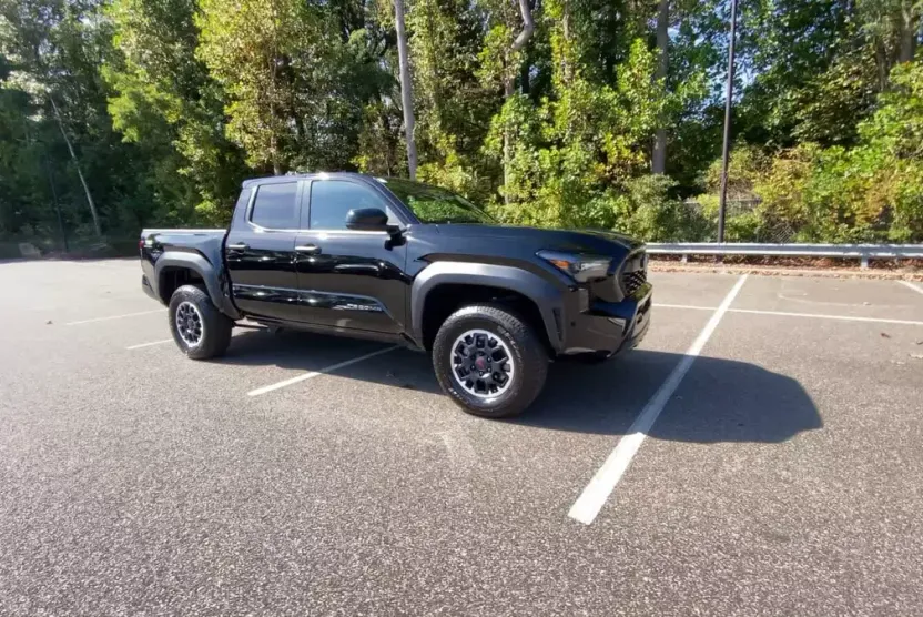 2024 Toyota Tacoma TRD photo 1
