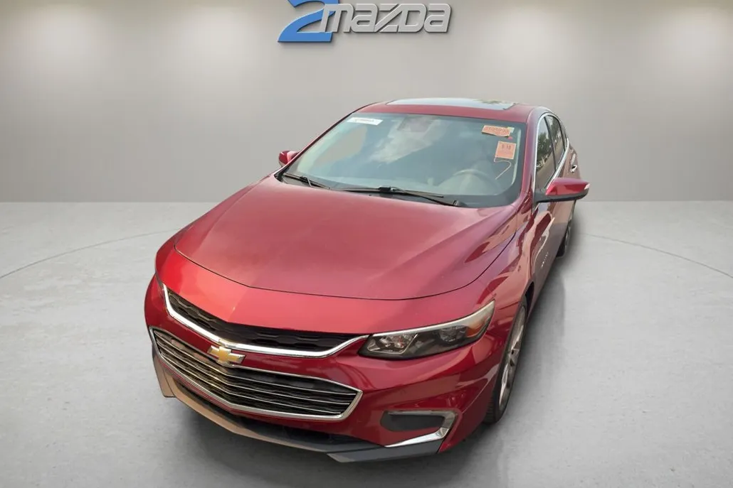 2017 Chevrolet Malibu Premier photo 1