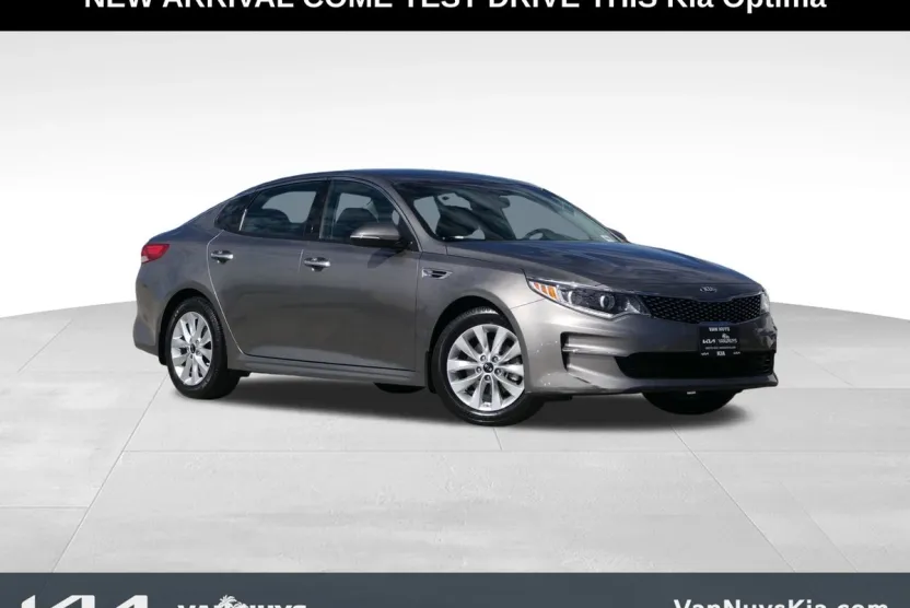 2016 Kia Optima EX photo 1