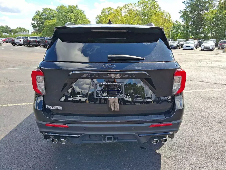 2023 Ford Explorer ST photo 1
