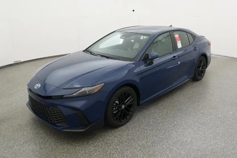 2026 Toyota Camry SE photo 1