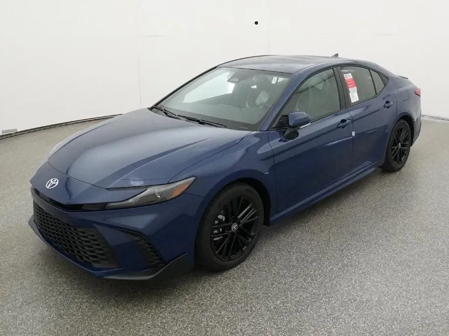 2026 Toyota Camry SE photo 1