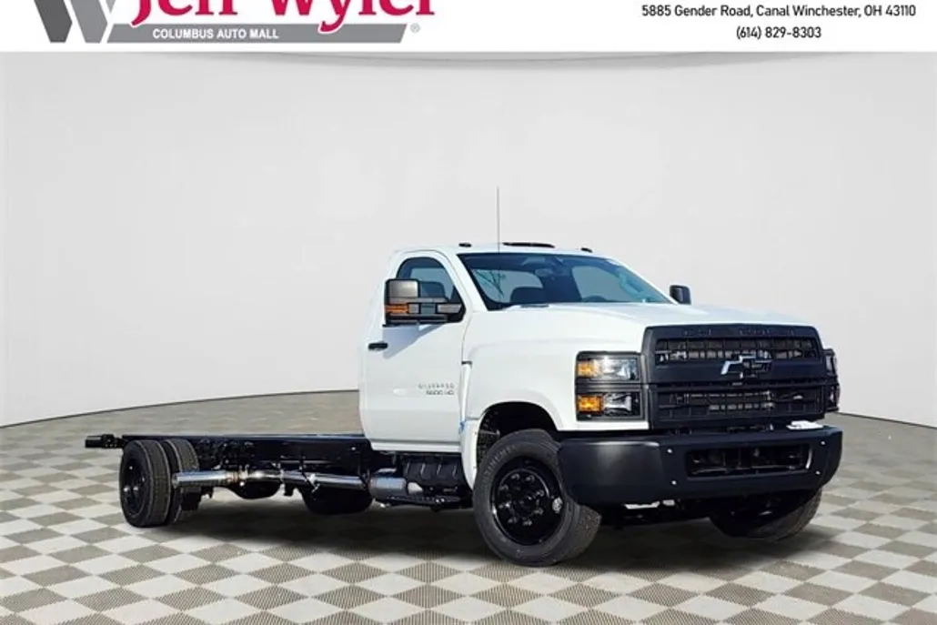 2023 Chevrolet Silverado 6500HD Work Truck photo 1