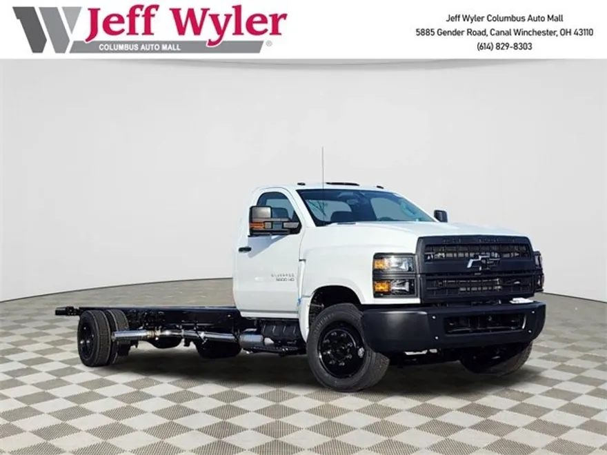 2023 Chevrolet Silverado 6500HD Work Truck photo 1