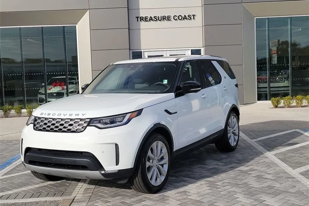 2025 Land Rover Discovery S photo 1
