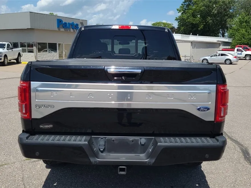 2017 Ford F-150 Platinum photo 1
