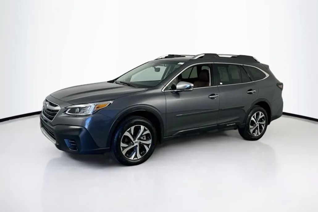 2022 Subaru Outback Touring photo 1