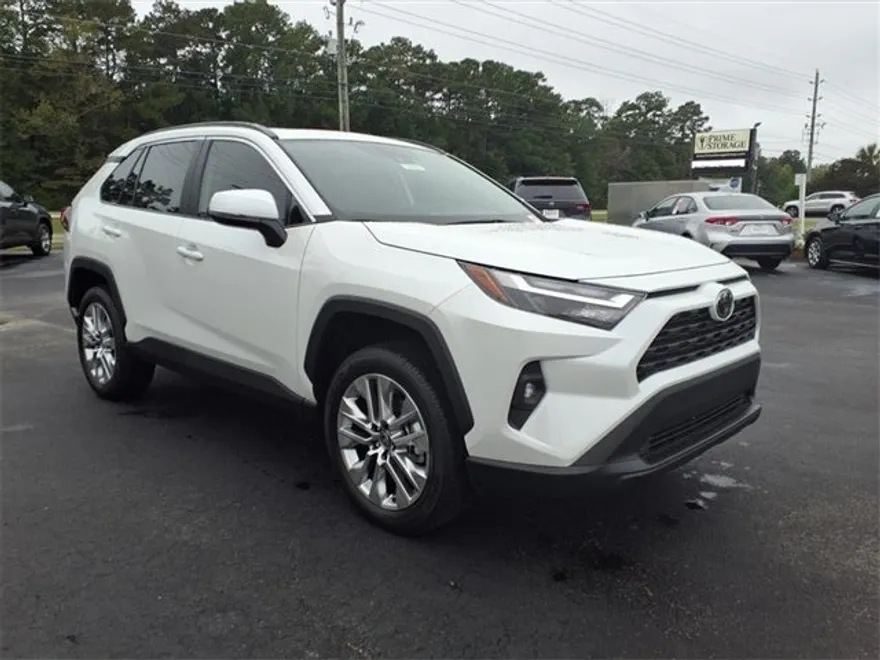 2025 Toyota RAV4 XLE Premium photo 1