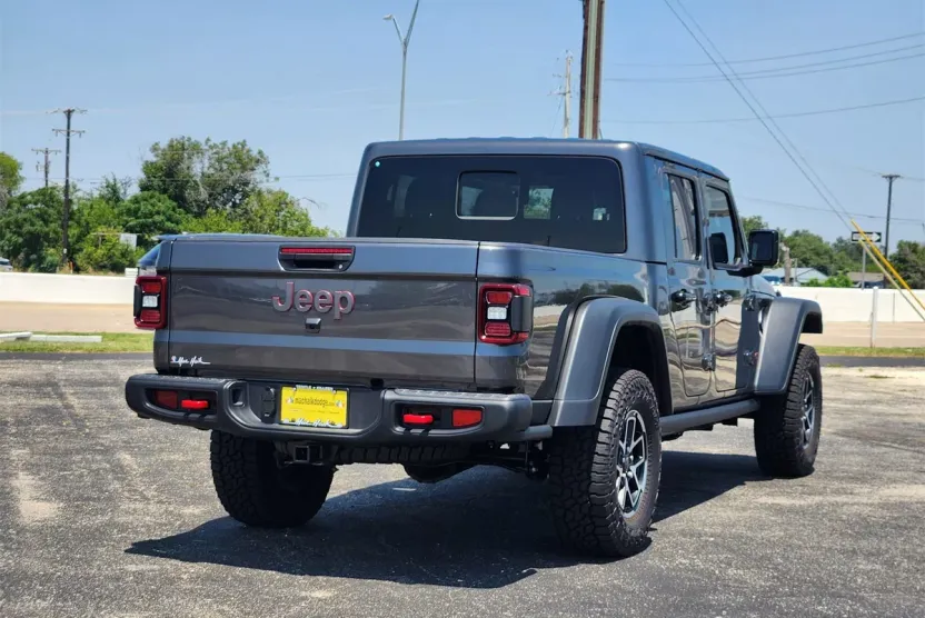 2025 Jeep Gladiator Rubicon photo 1