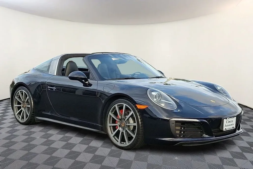 2017 Porsche 911 Targa 4 Coupe photo 1