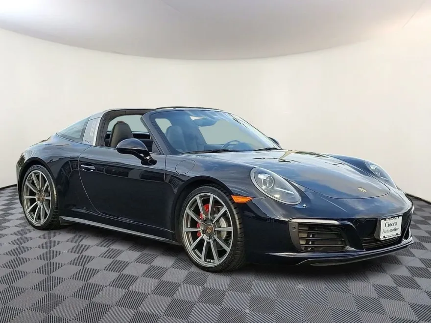 2017 Porsche 911 Targa 4 Coupe photo 1
