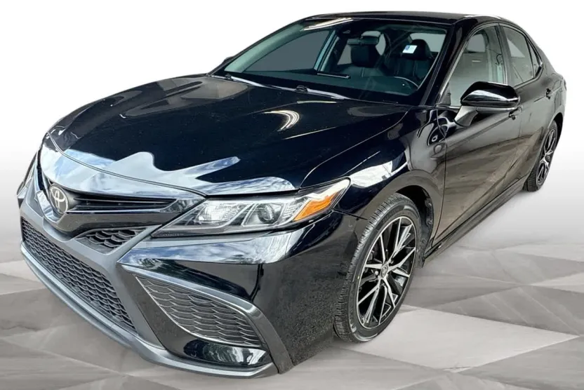2021 Toyota Camry SE photo 1