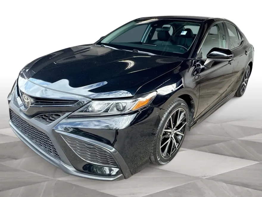 2021 Toyota Camry SE photo 1