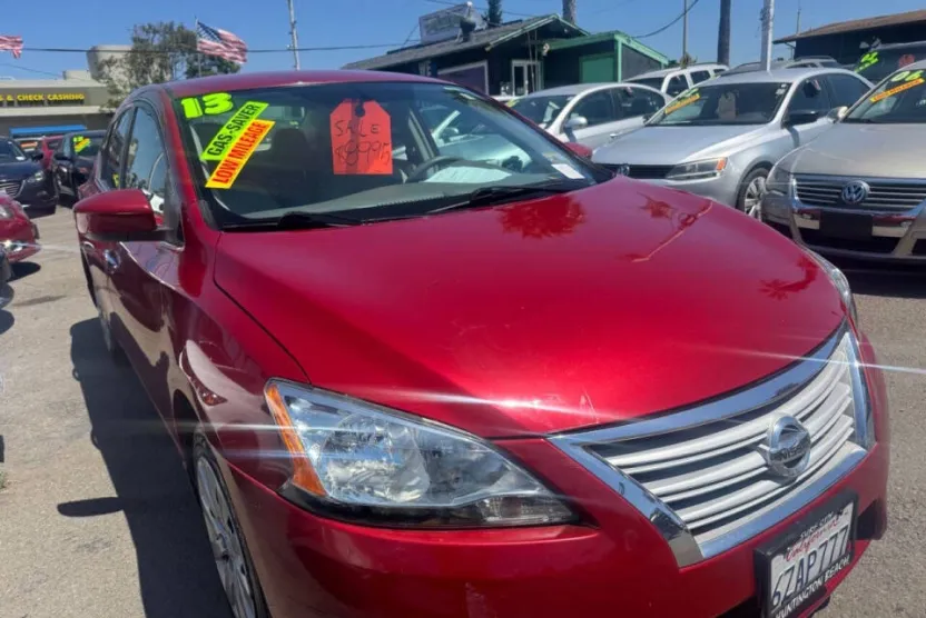 2013 Nissan Sentra SV photo 1