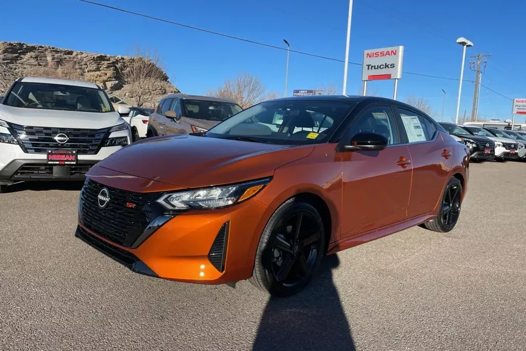 2025 Nissan Sentra SR photo 1