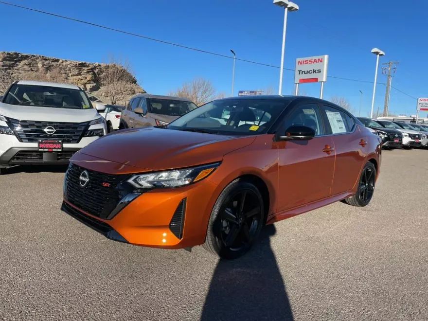 2025 Nissan Sentra SR photo 1