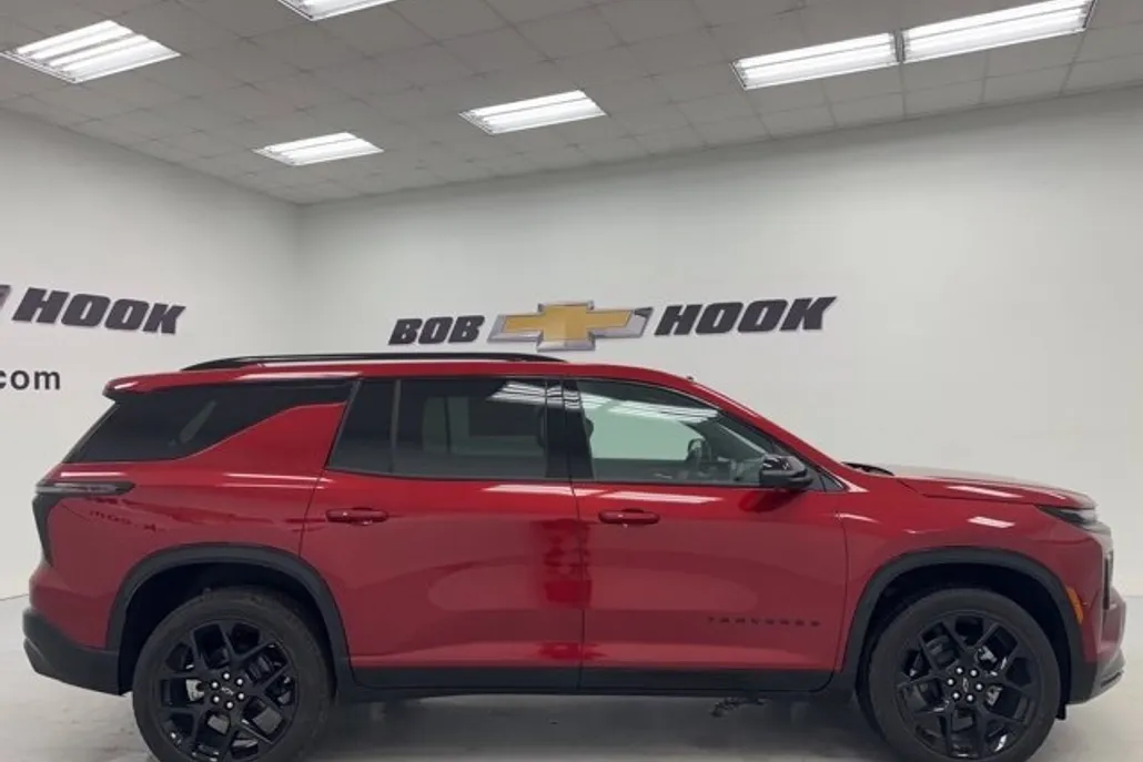 2026 Chevrolet Traverse RS photo 1