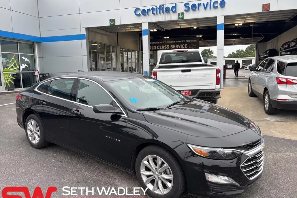 2024 Chevrolet Malibu 1LT photo 1