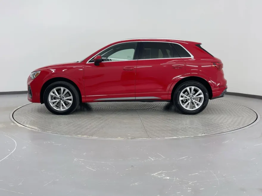 2022 Audi Q3 S line Premium Plus photo 1