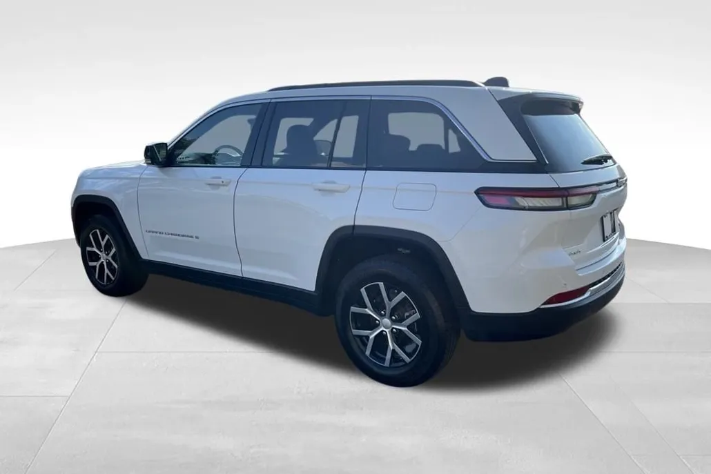 2024 Jeep Grand Cherokee Limited photo 1