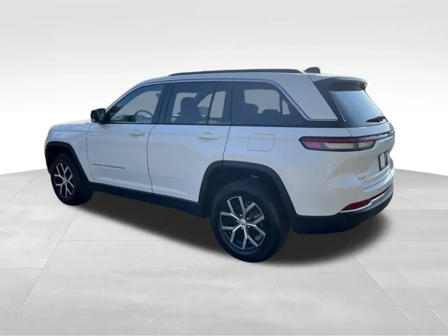 2024 Jeep Grand Cherokee Limited photo 1