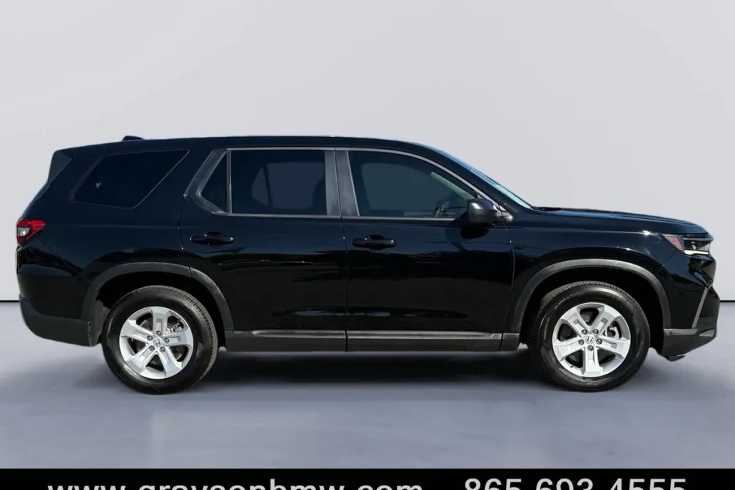 2023 Honda Pilot LX photo 1