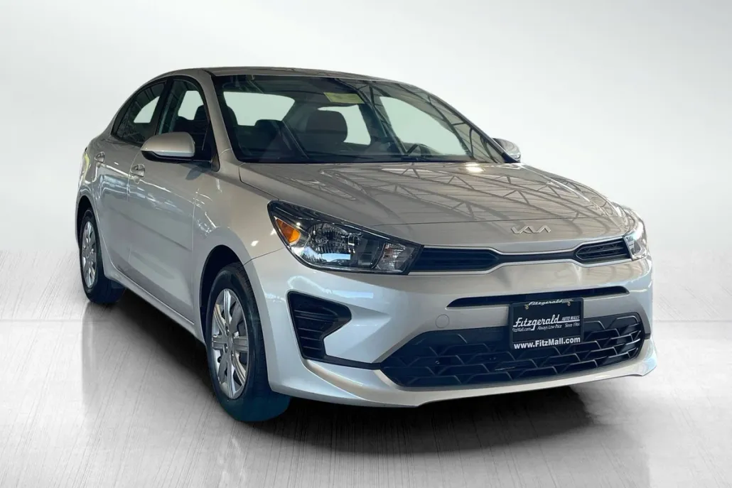 2023 Kia Rio S photo 1