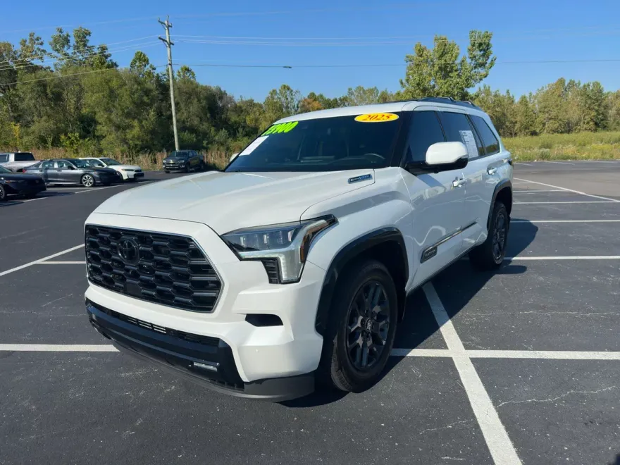 2025 Toyota Sequoia Platinum photo 1