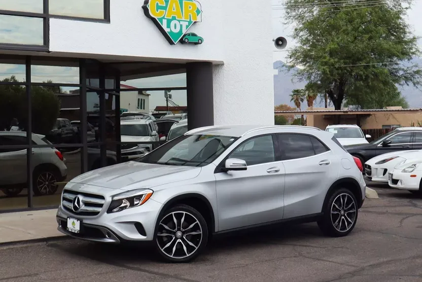 2016 Mercedes Benz GLA 250 4MATIC photo 1