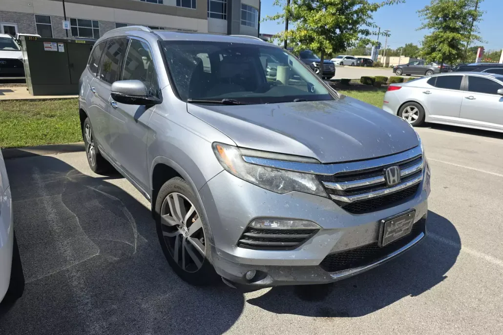 2017 Honda Pilot Elite photo 1