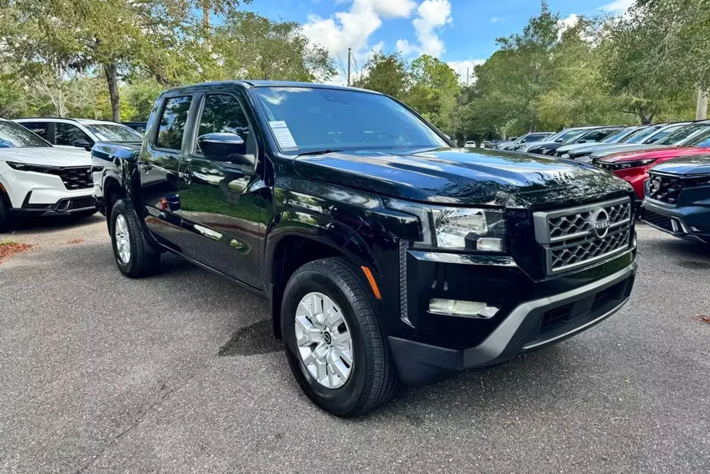2023 Nissan Frontier SV photo 1