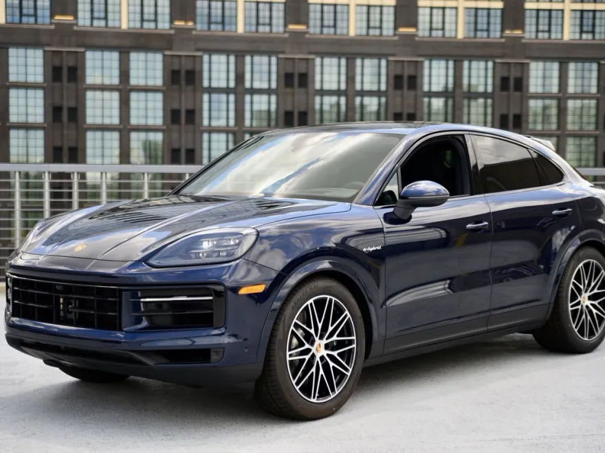 2025 Porsche Cayenne E-Hybrid Coupe S photo 1
