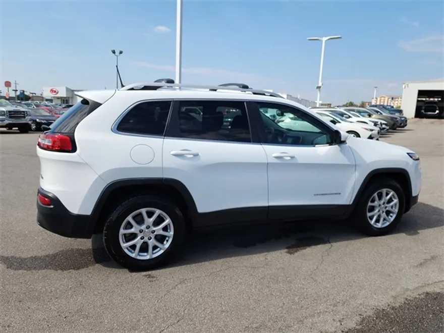 2017 Jeep Cherokee Latitude photo 1