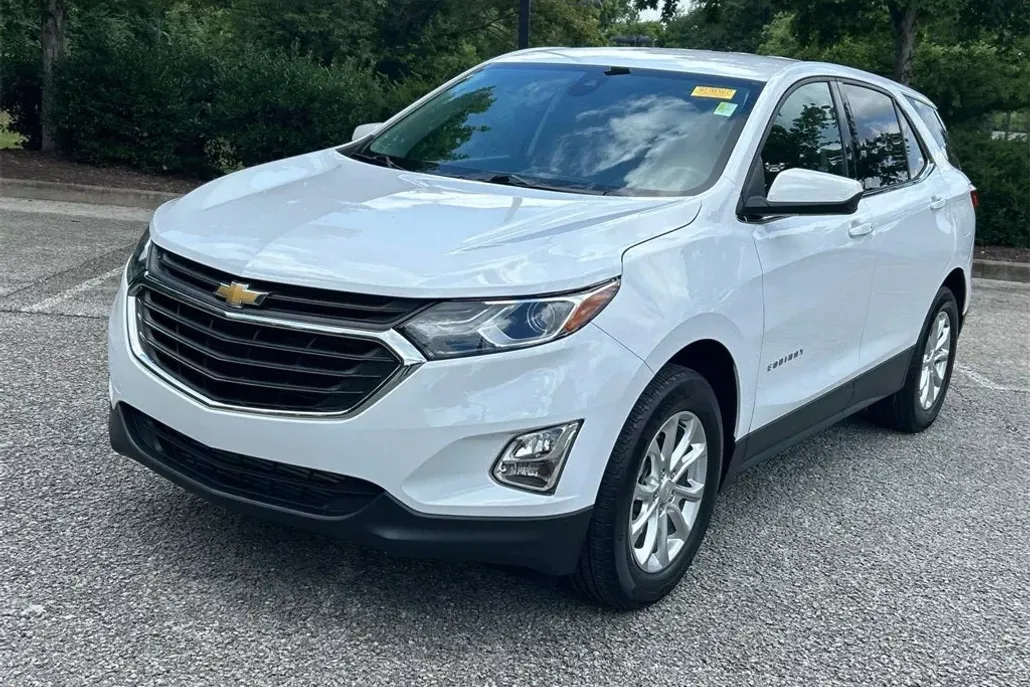 2020 Chevrolet Equinox LT photo 1