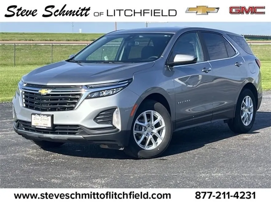 2023 Chevrolet Equinox LT photo 1