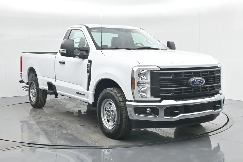 2025 Ford F-250 photo 1