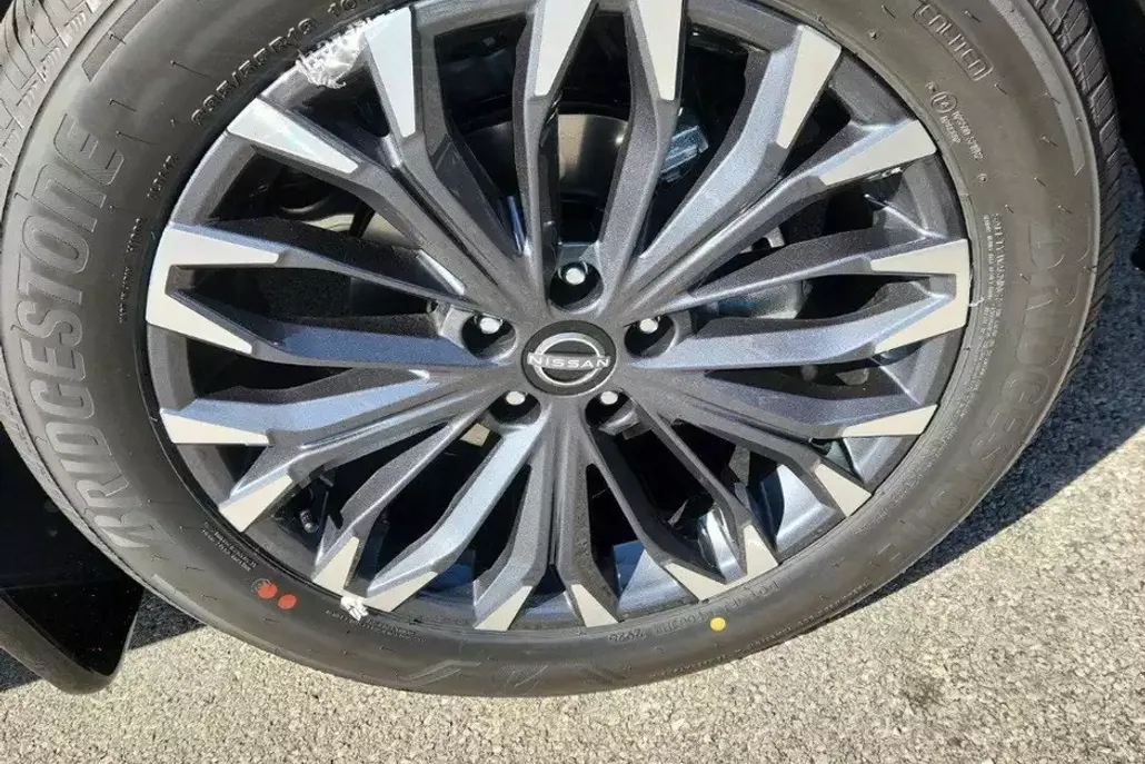 2026 Nissan Rogue Platinum photo 1