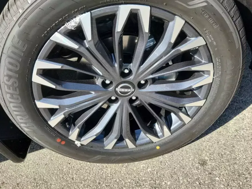 2026 Nissan Rogue Platinum photo 1