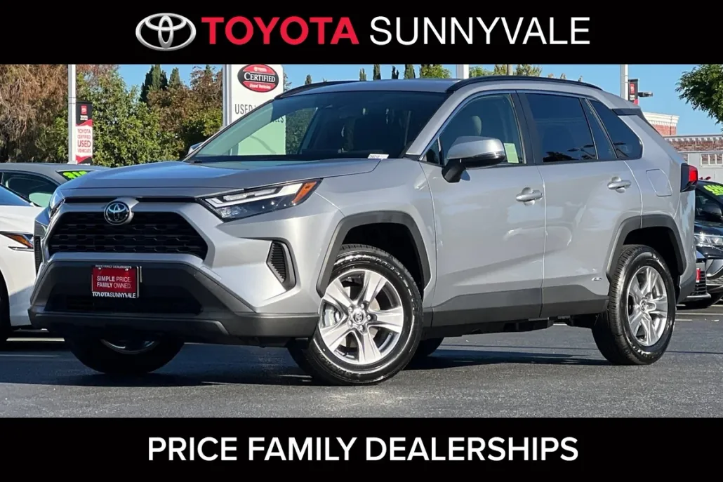 2025 Toyota RAV4 Hybrid XLE photo 1