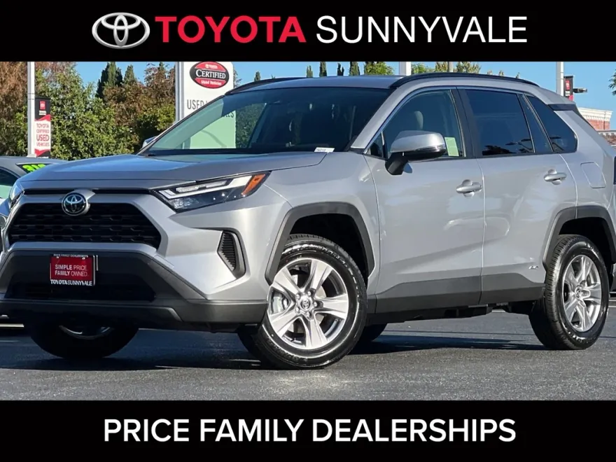2025 Toyota RAV4 Hybrid XLE photo 1