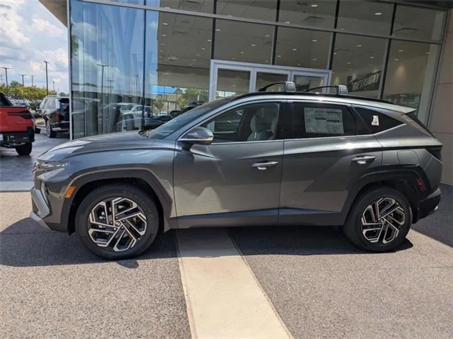 2025 Hyundai Tucson Hybrid Limited photo 1