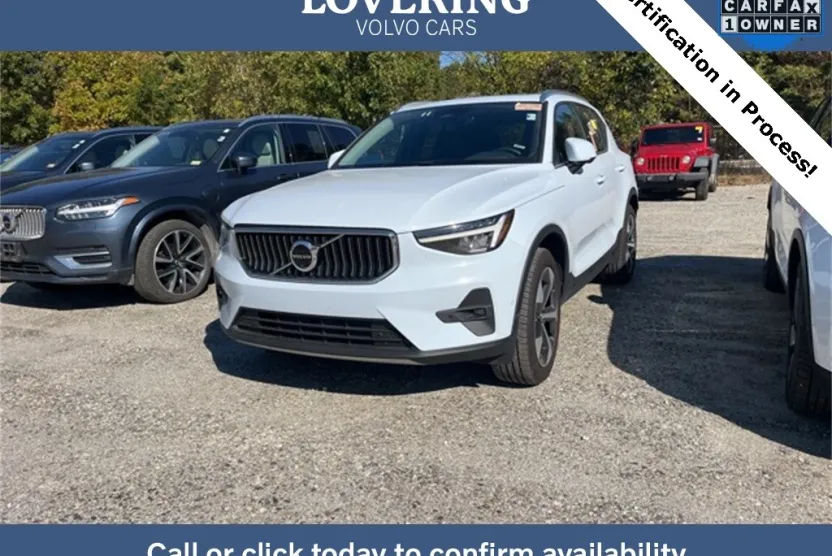 2025 Volvo XC40 Plus photo 1