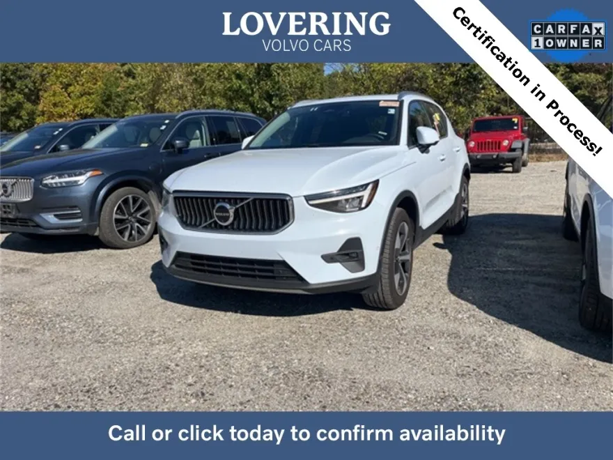 2025 Volvo XC40 Plus photo 1
