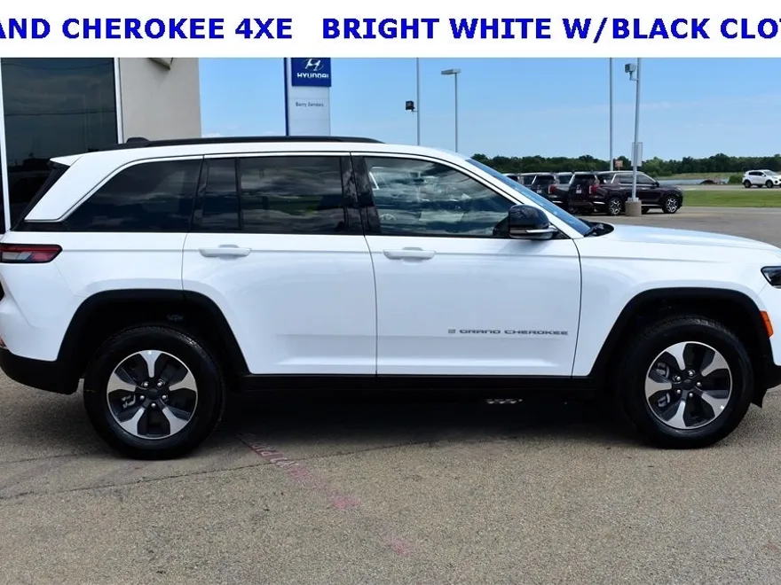 2024 Jeep Grand Cherokee 4xe photo 1