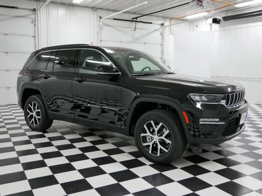 2025 Jeep Grand Cherokee Limited photo 1