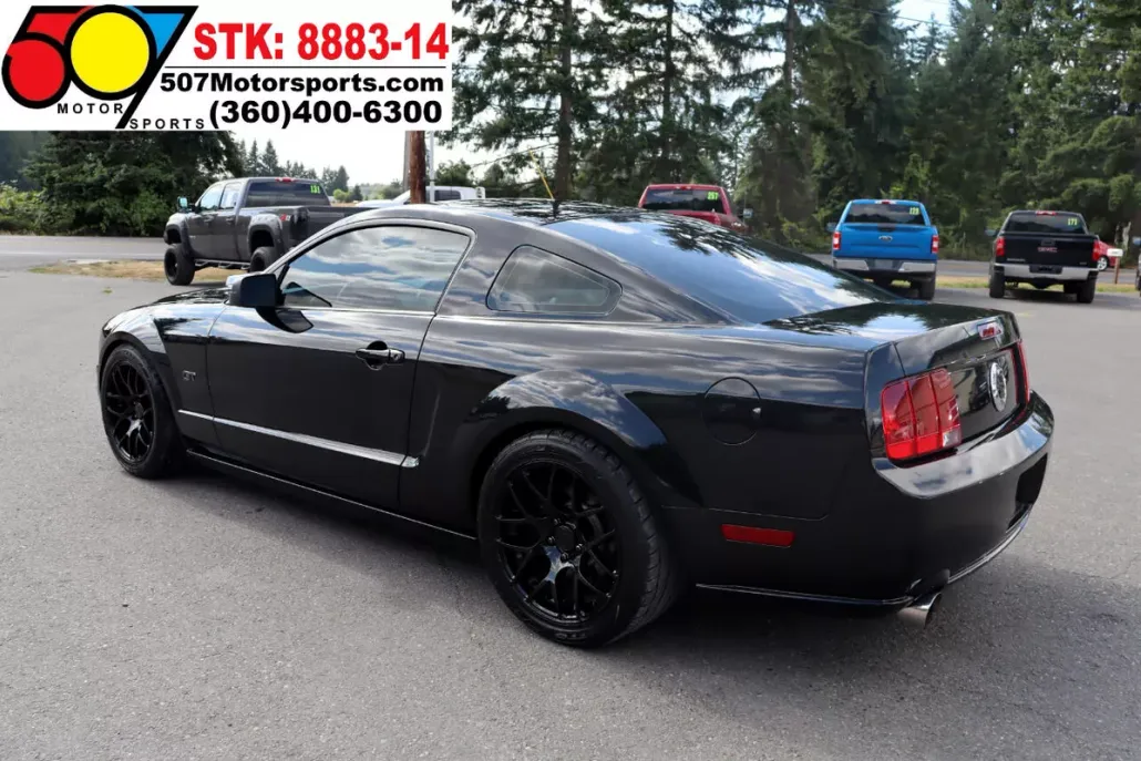2006 Ford Mustang GT Deluxe photo 1