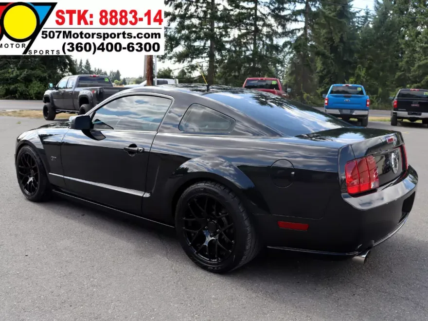 2006 Ford Mustang GT Deluxe photo 1